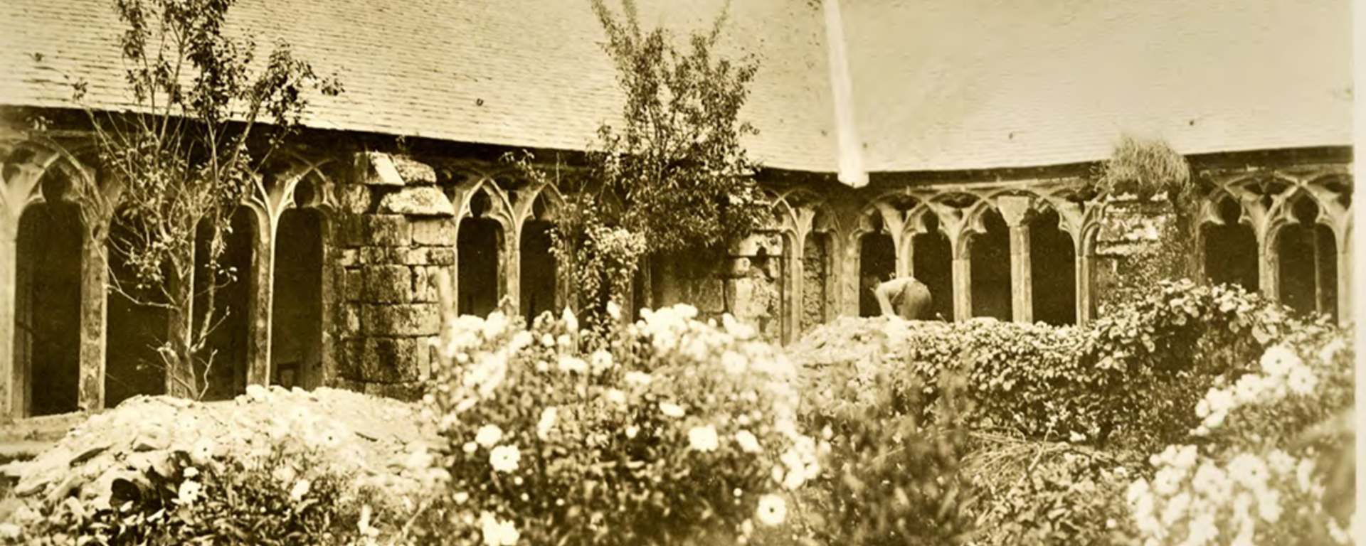 Cloitre de Carhaix (Archives WRH)