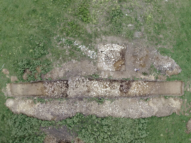 Sondages au cairn de Goasseac'h, photo drone par Virtual Archéo